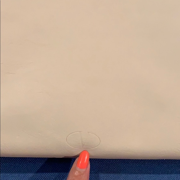 Valentino pouches. - Picture 7 of 8